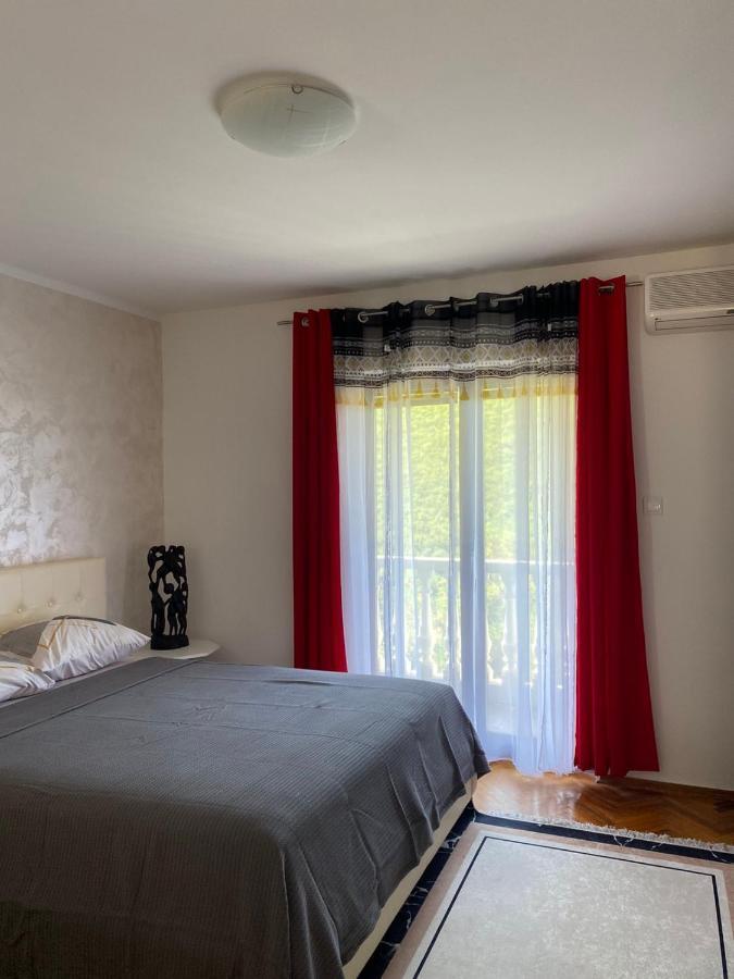 Guest House Cvoro ヘルツェグ・ノヴィ エクステリア 写真